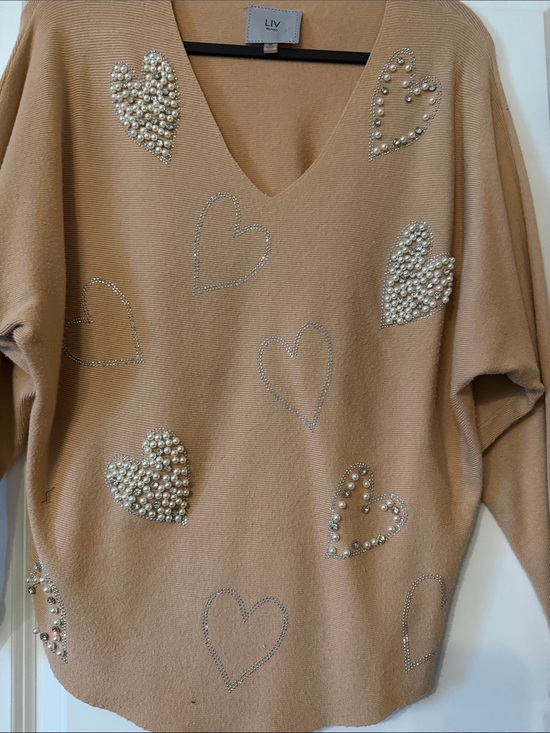 Sweaters - Boutique Women's Pearl Heart Embellished V-Neck Sweater - Camel